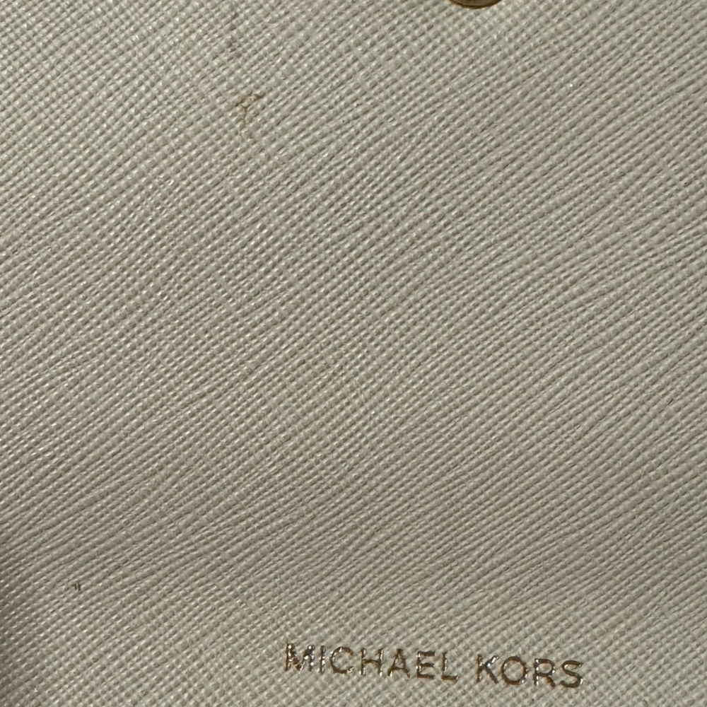 Used Michael Kors trifold Women's Wallet - Picture 9 of 9